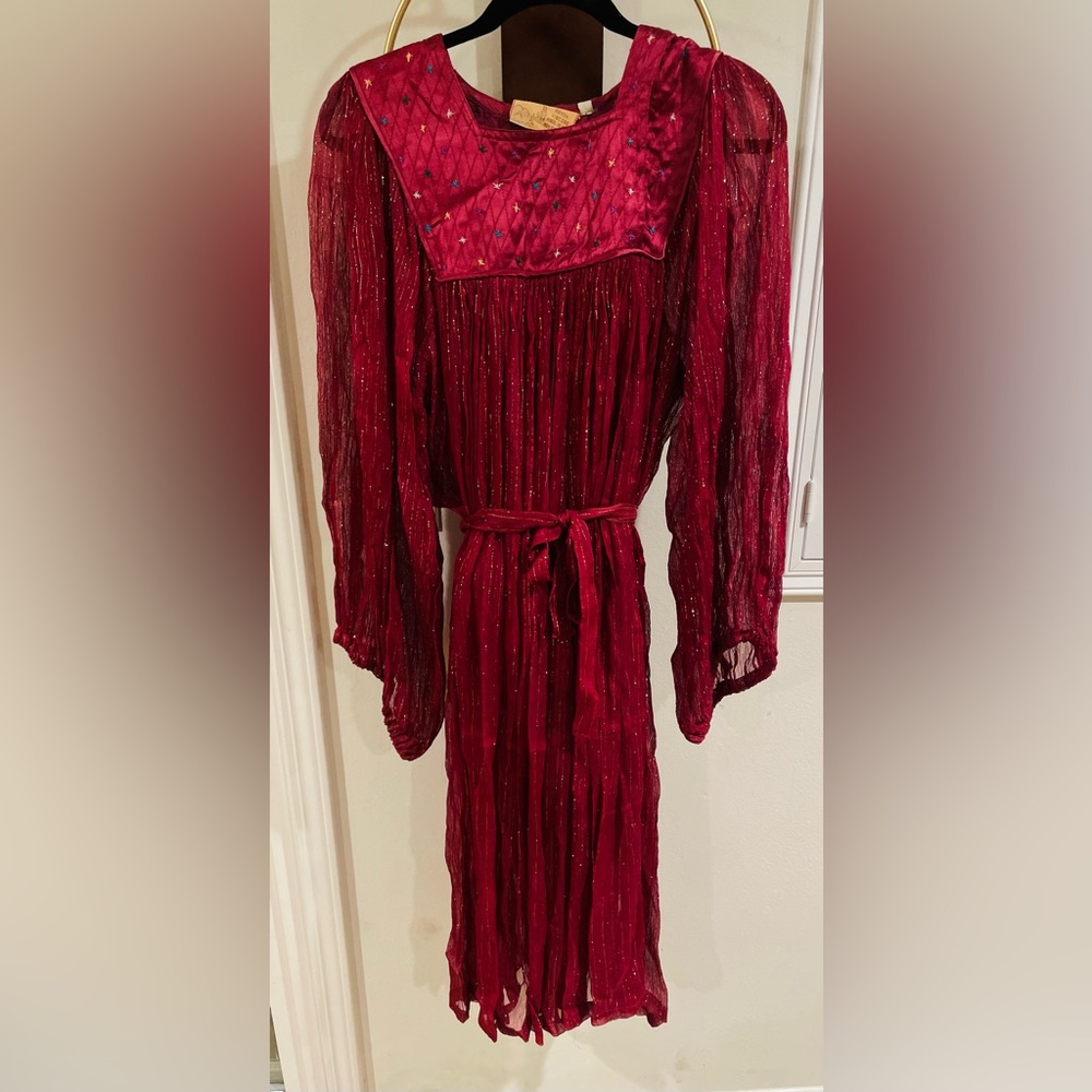Vintage Red Long Sleeve Pleated Midi Dress with Belt